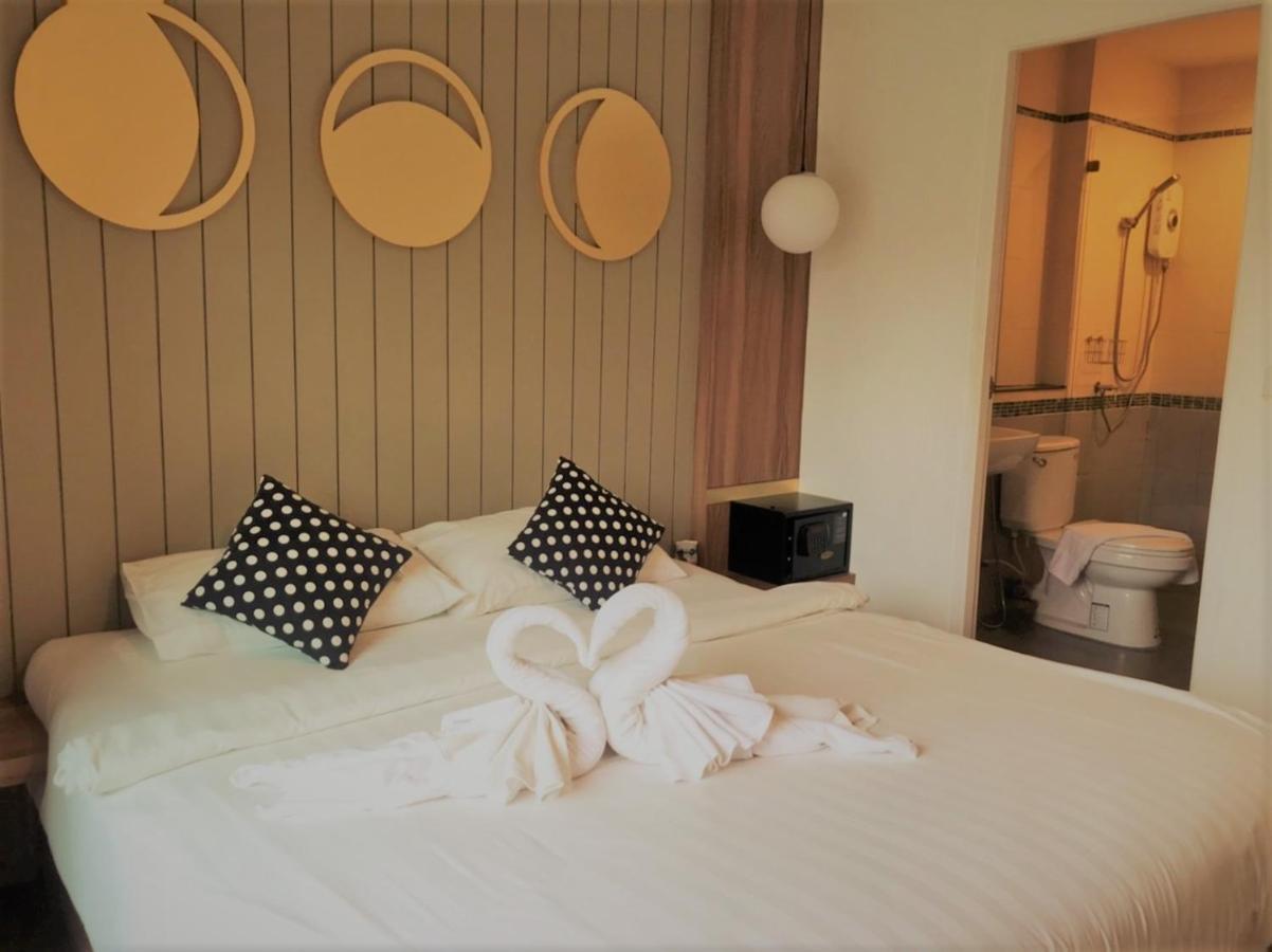 לינה וארוחת בוקר La La Moon Krabi Poshtel'N' Pool מראה חיצוני תמונה