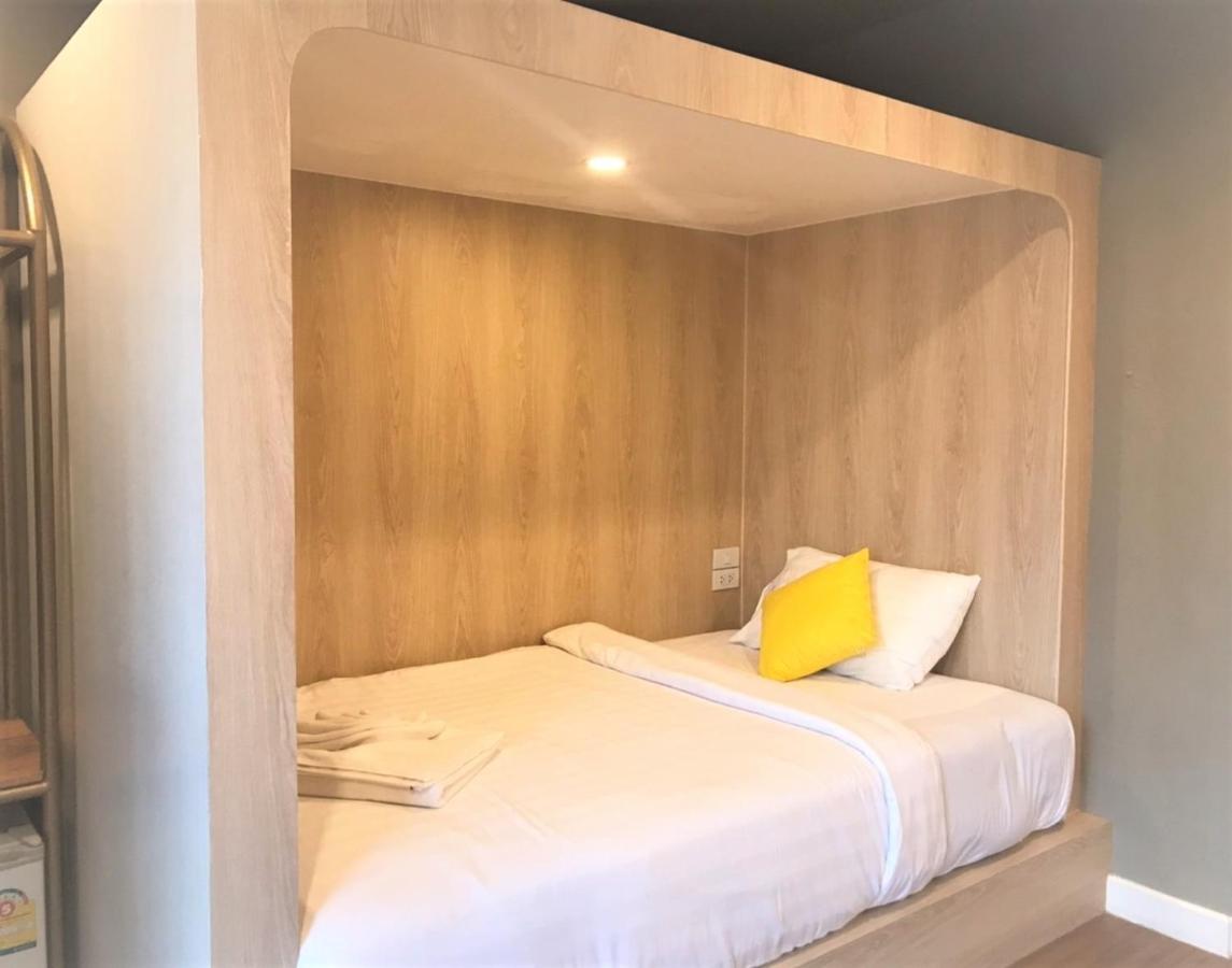 לינה וארוחת בוקר La La Moon Krabi Poshtel'N' Pool מראה חיצוני תמונה