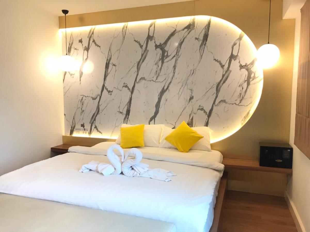 לינה וארוחת בוקר La La Moon Krabi Poshtel'N' Pool מראה חיצוני תמונה