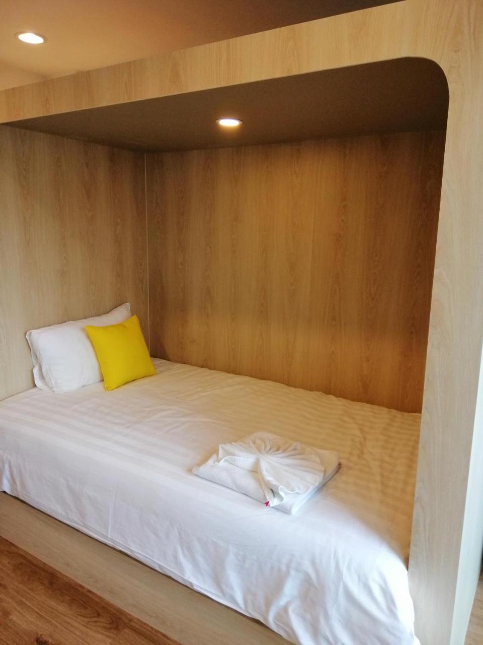 לינה וארוחת בוקר La La Moon Krabi Poshtel'N' Pool מראה חיצוני תמונה